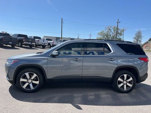Used 2021 Chevrolet Traverse LT w/ LT Premium Package AWD/4WD image 11