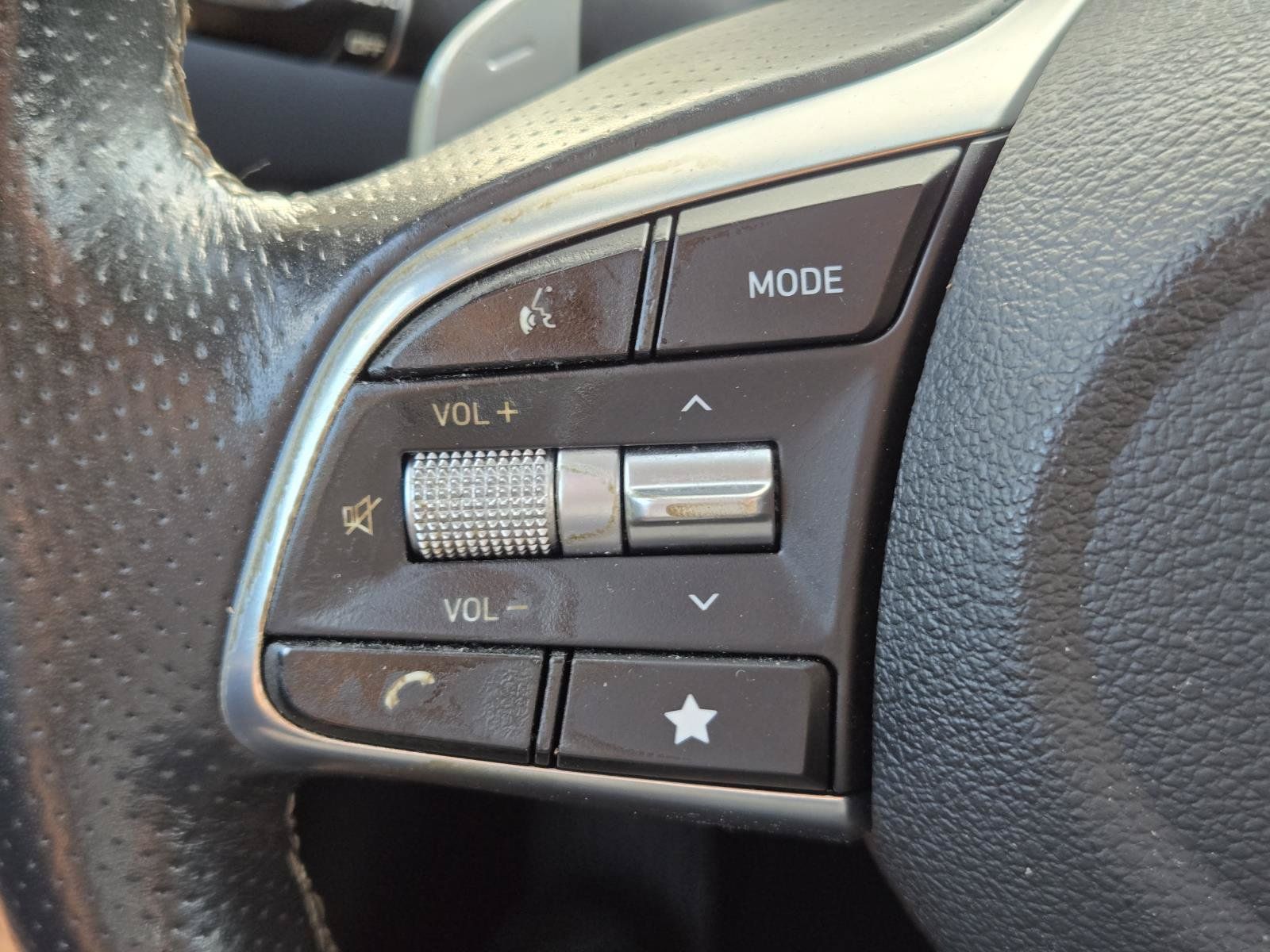 Used 2022 Genesis G70 2.0T AWD/4WD image 23