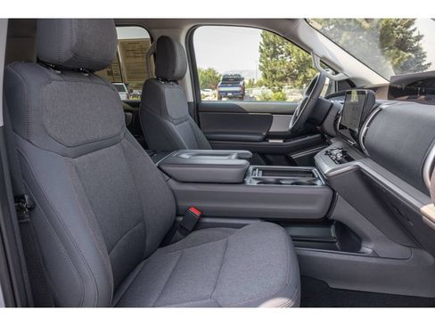 Used 2025 Ford Expedition Max Active AWD/4WD image 11