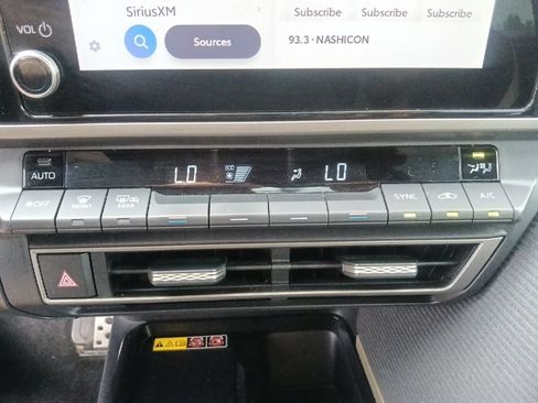 Used 2025 Toyota Camry SE FWD image 24