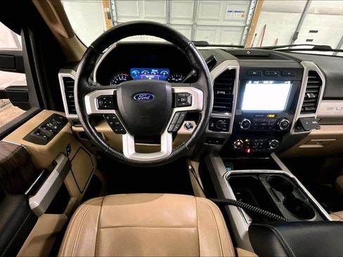Used 2019 Ford F250 Lariat w/ Lariat Ultimate Package image 5