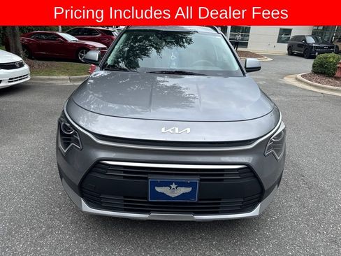 Used 2023 Kia Niro LX FWD image 2
