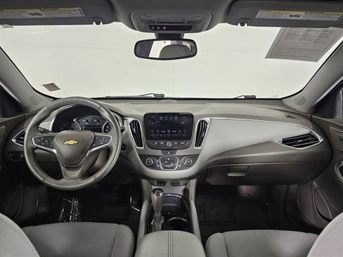 Used 2018 Chevrolet Malibu LT image 26