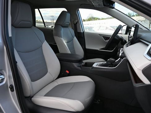New 2025 Toyota RAV4 Limited image 12