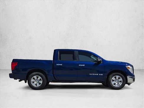 Used 2019 Nissan Titan SV w/ SV Convenience Package RWD image 4