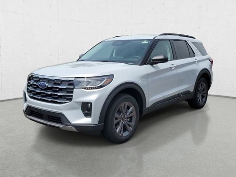 New 2026 Ford Explorer Active w/ Active Comfort Package AWD/4WD image 4