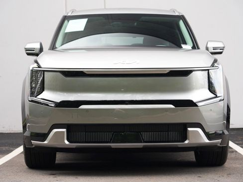 Used 2024 Kia EV9 Land AWD/4WD image 7