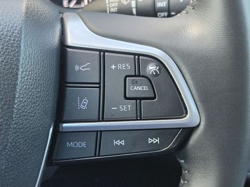 Used 2026 Toyota Highlander XLE AWD/4WD image 23