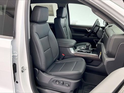 New 2026 GMC Sierra 1500 SLT w/ SLT Premium Plus Package image 9