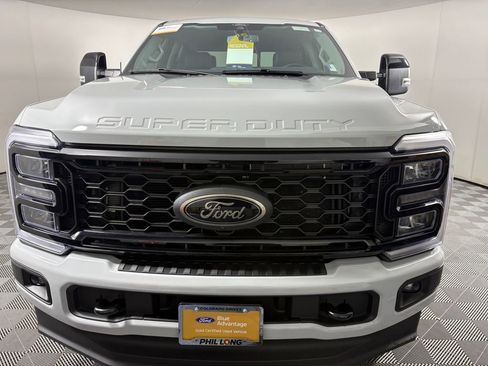 Used 2025 Ford F350 Lariat w/ Black Appearance Package image 2