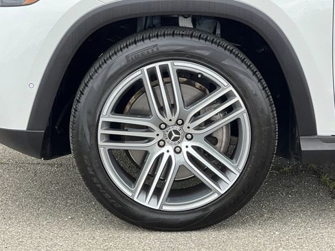 Used 2025 Mercedes-Benz GLS 450 4MATIC image 11