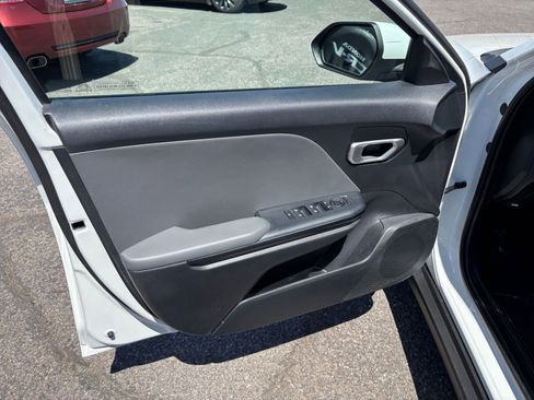 Used 2025 Kia K4 FWD image 18