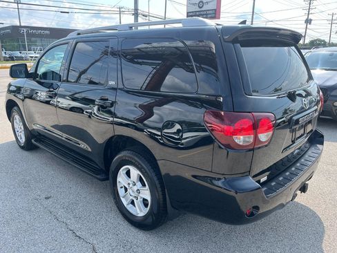 Used 2018 Toyota Sequoia SR5 w/ Premium Package AWD/4WD image 3