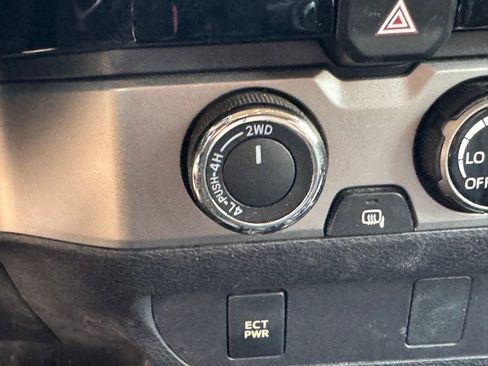 Used 2016 Toyota Tacoma SR5 w/ SR5 Appearance Package (SN) image 28