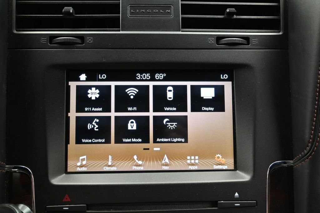 Used 2016 Lincoln Navigator Reserve AWD/4WD image 39