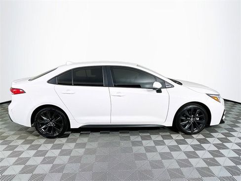 Used 2023 Toyota Corolla SE image 9