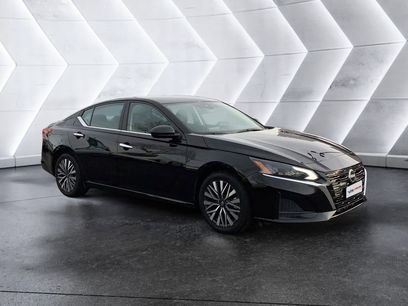 Used 2024 Nissan Altima 2.5 SV