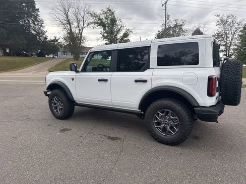 New 2025 Ford Bronco Badlands image 12