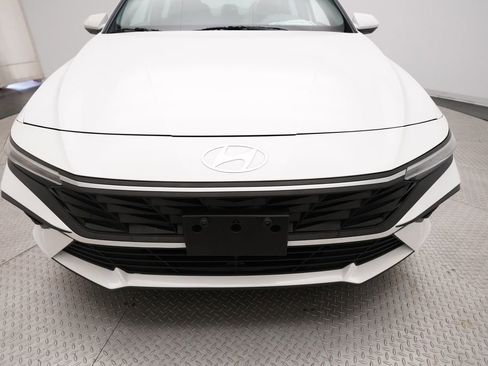 Used 2024 Hyundai Elantra SEL FWD image 21