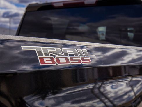 Used 2021 Chevrolet Silverado 1500 Custom Trail Boss w/ LPO, Dark Essentials Package image 10