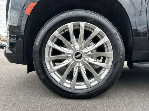 Certified 2024 Cadillac Escalade Premium Luxury w/ LPO, Floor Liner Package AWD/4WD image 9