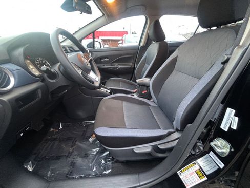 Used 2025 Nissan Versa SV image 27