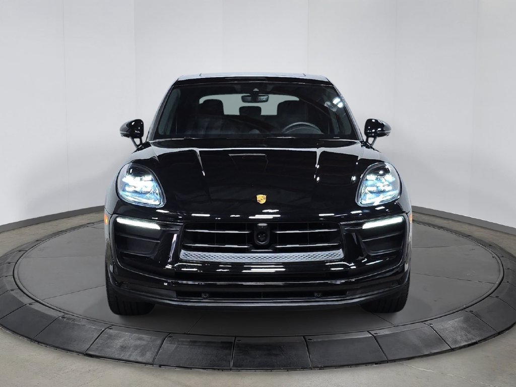 Certified 2026 Porsche Macan AWD/4WD image 10