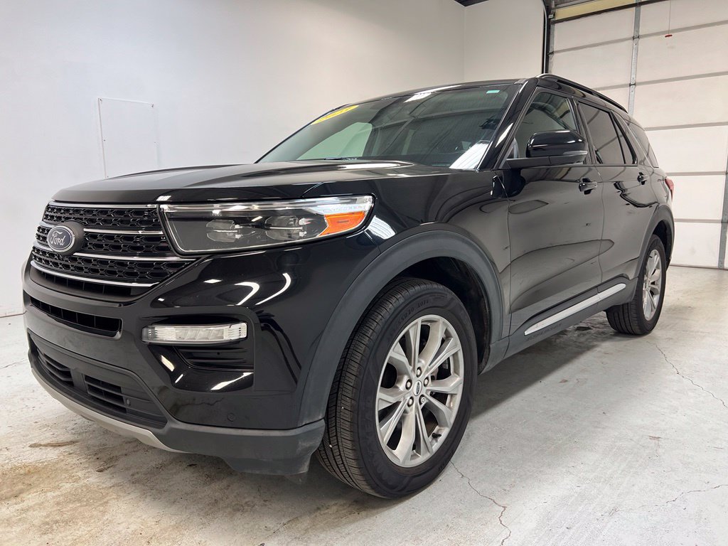 Used 2023 Ford Explorer XLT w/ Equipment Group 202A AWD/4WD image 12