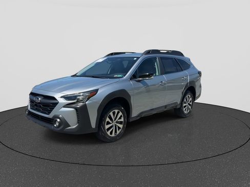 Certified 2025 Subaru Outback Premium AWD/4WD image 4
