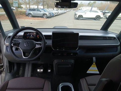New 2025 Volkswagen ID. Buzz Pro S RWD image 12