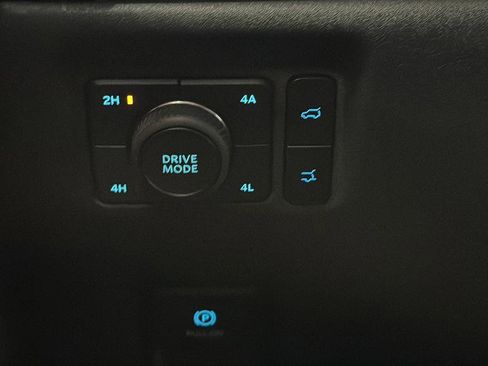 Used 2025 Ford Expedition Max Active AWD/4WD image 35