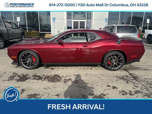 Used 2023 Dodge Challenger R/T w/ Plus Package image 7