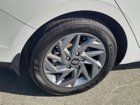 Certified 2025 Hyundai Elantra Hybrid FWD image 25