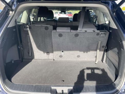 Used 2023 Toyota Highlander LE image 50