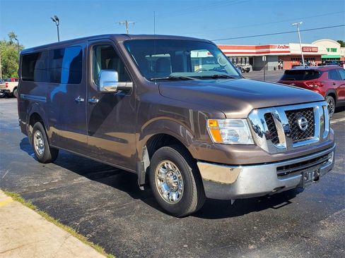 Used 2017 Nissan NV 3500 SV w/ SV Technology Package image 2