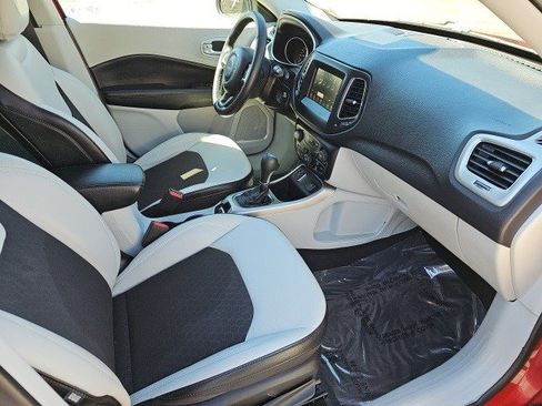 Used 2020 Jeep Compass Latitude image 11