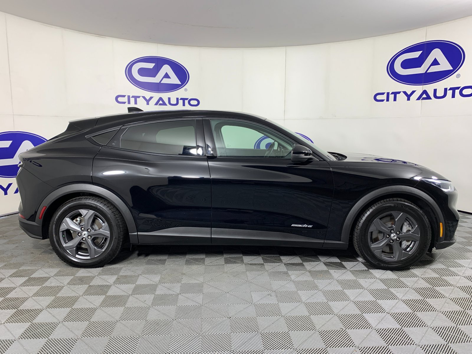 Used 2021 Ford Mustang Mach-E Select RWD image 2