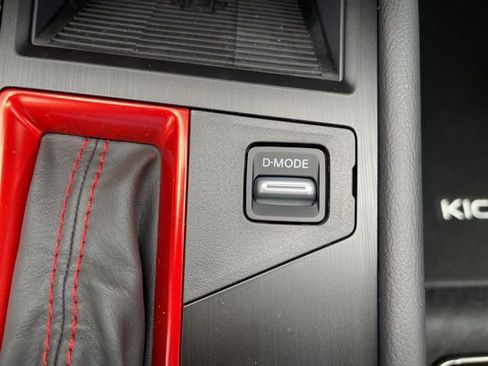 New 2025 Nissan Kicks SR image 25