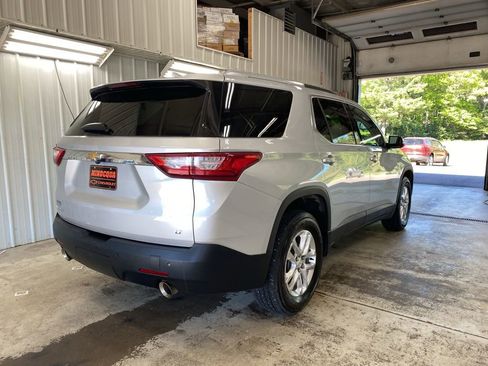 Used 2018 Chevrolet Traverse LT FWD image 7