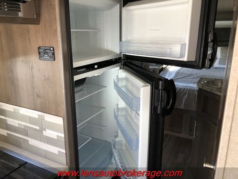 Used 2019 Mercedes-Benz Sprinter 170 image 22