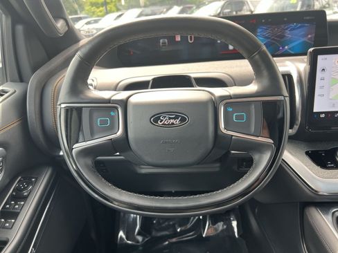 Used 2025 Ford Expedition Tremor AWD/4WD image 16