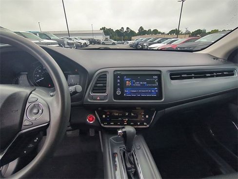 Used 2022 Honda HR-V EX image 11