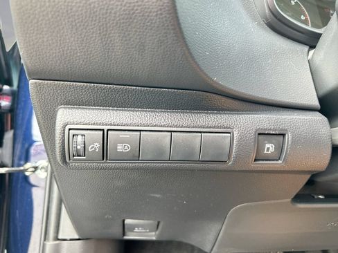 Used 2025 Toyota Corolla LE FWD image 13