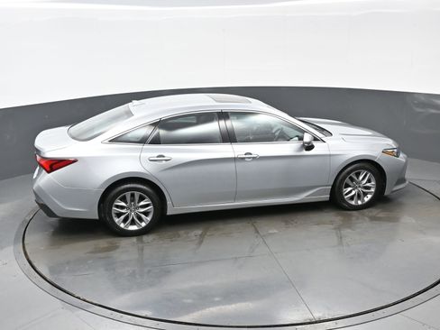 Used 2019 Toyota Avalon XLE image 41