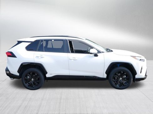 Used 2024 Toyota RAV4 SE AWD/4WD image 8