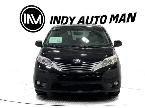 Used 2017 Toyota Sienna XLE w/ XLE Navigation Package FWD image 9