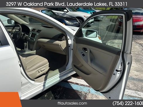 Used 2009 Toyota Camry Hybrid image 42