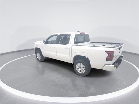 Used 2022 Nissan Frontier SV image 5