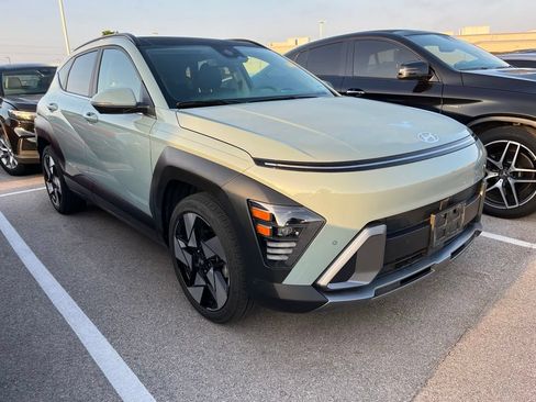 Used 2024 Hyundai Kona Limited FWD image 2