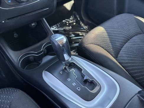 Used 2019 Dodge Journey SE FWD image 16